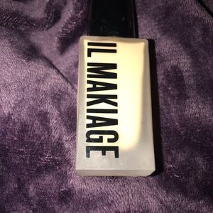 IL MAKIAGE “Woke Up Like This” Flawless Base Foundation